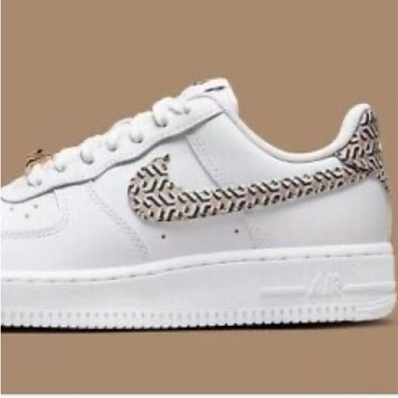 Like new Nike Air Force 1 Low United in Victory White - Picture 3 of 16